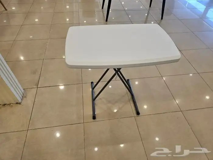 طاولات فايبر 5