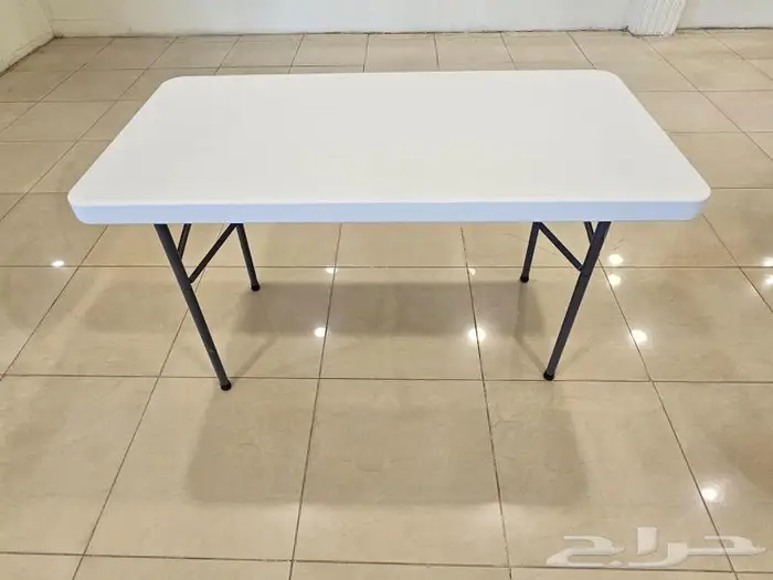 طاولات فايبر وكراسي 4