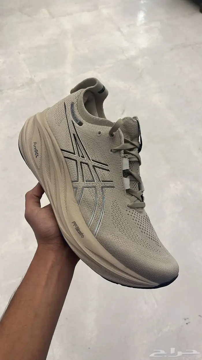 شوزات ASICS مقاسات رجالية 0