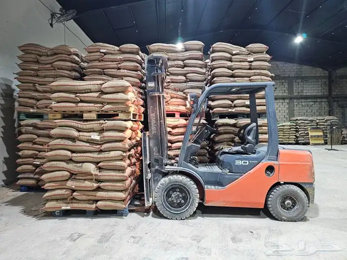 تأجير رافعة شوكيه فوركلفت تأجير رافعه يدوية جاك 3