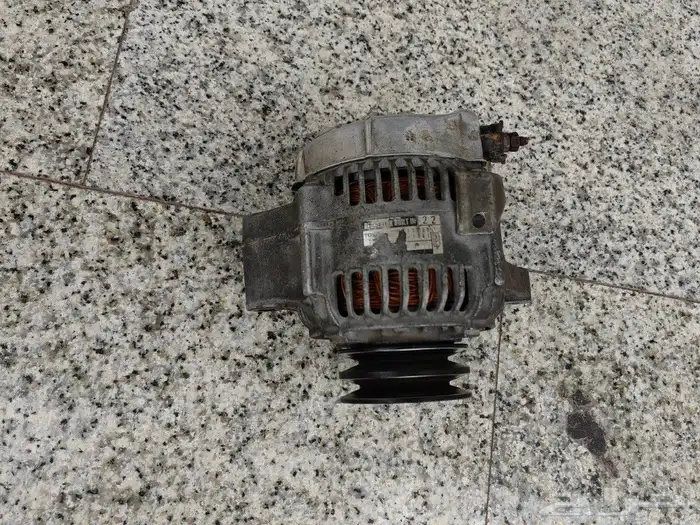 دينمو لاندكروز 2005 ديزل بحالة جيدة 1