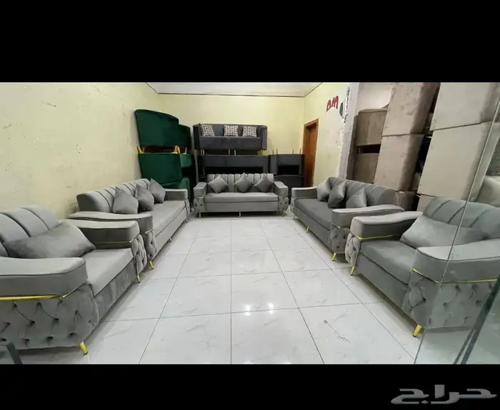 تصفية مصنع كنب خمس قطع 11 شخص ب1700 3