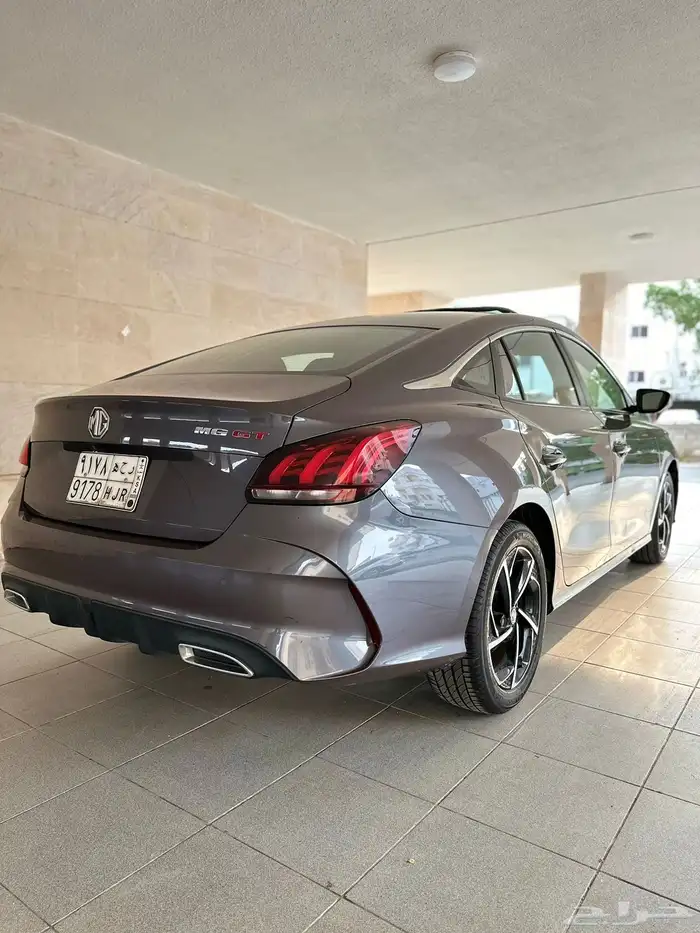 للبيع MG GT موديل 2022 2