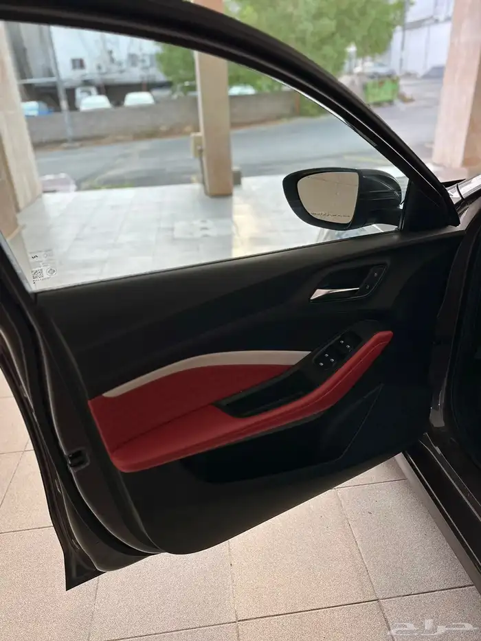 للبيع MG GT موديل 2022 9