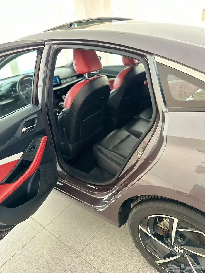 للبيع MG GT موديل 2022 8