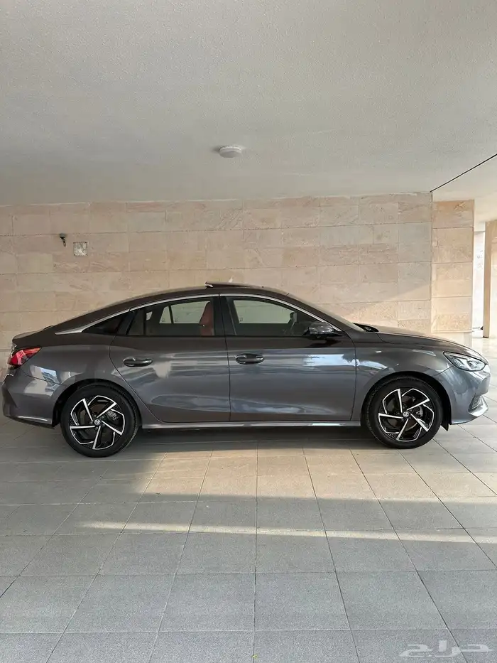 للبيع MG GT موديل 2022 3