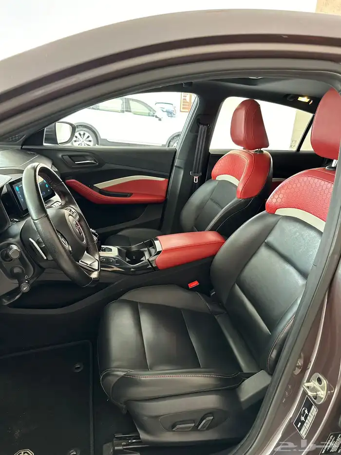 للبيع MG GT موديل 2022 5