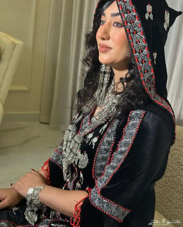 لبس صنعاني مع الطرحه والقبعه والطاقيه 5