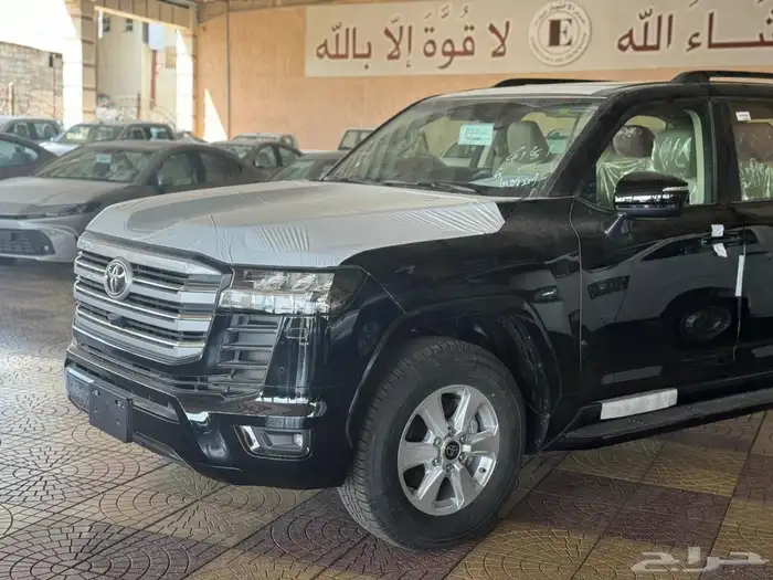 تويوتا لاندكروزر 2025 L2 بنزين اسود 1