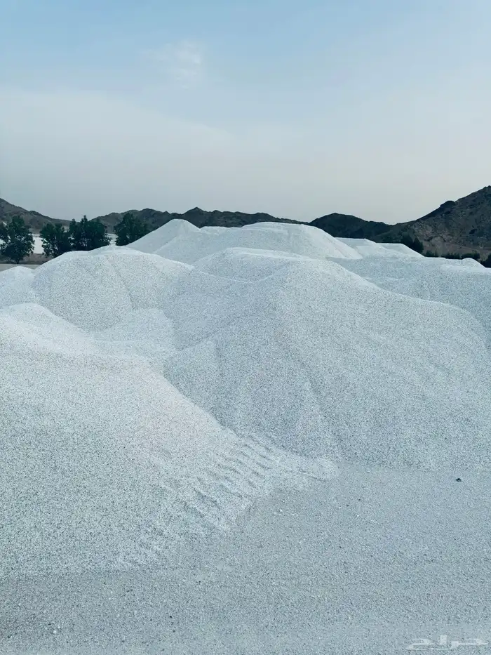 خرسانه بحص حجر ابيض لزينة الاحوشه والحدائق تريلا قلاب 2