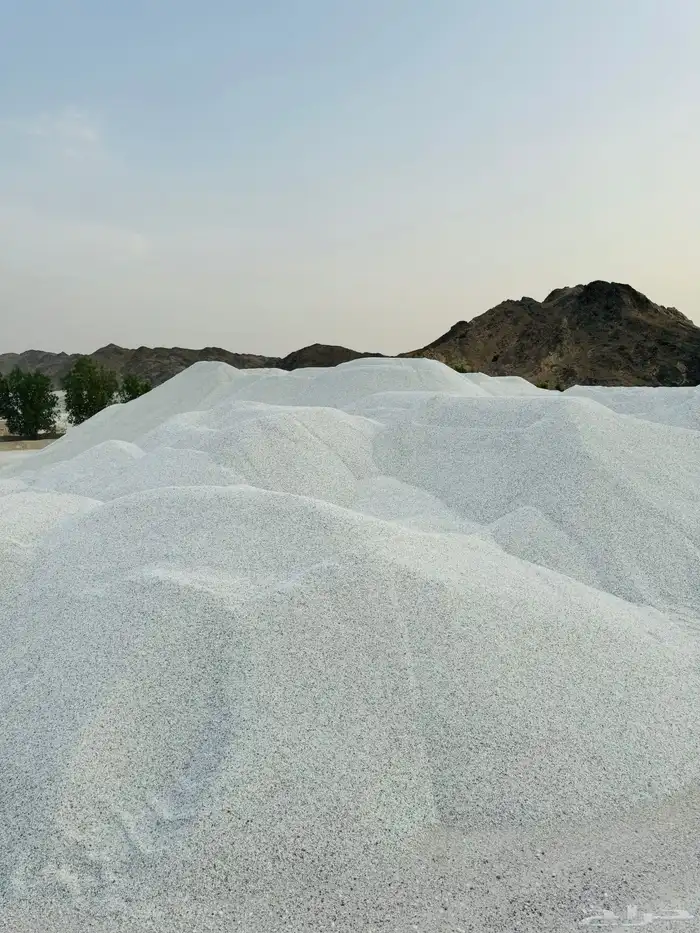 خرسانه بحص حجر ابيض لزينة الاحوشه والحدائق تريلا قلاب 0