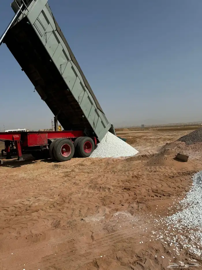 خرسانه بحص حجر ابيض لزينة الاحوشه والحدائق تريلا قلاب 3