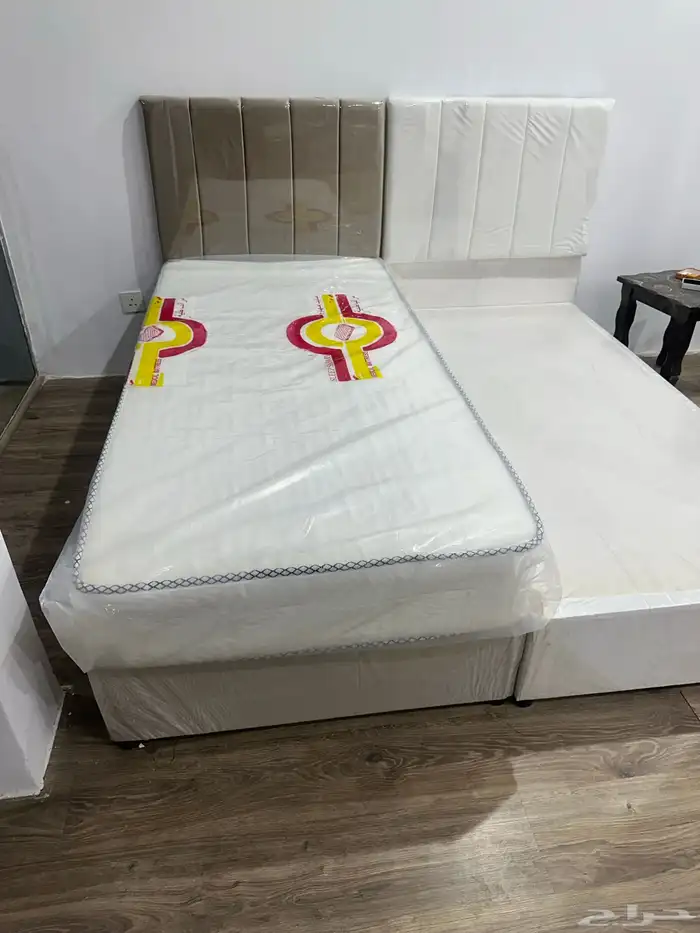 سرير خشب و دولاب ملابس 3 باب و بابين 11