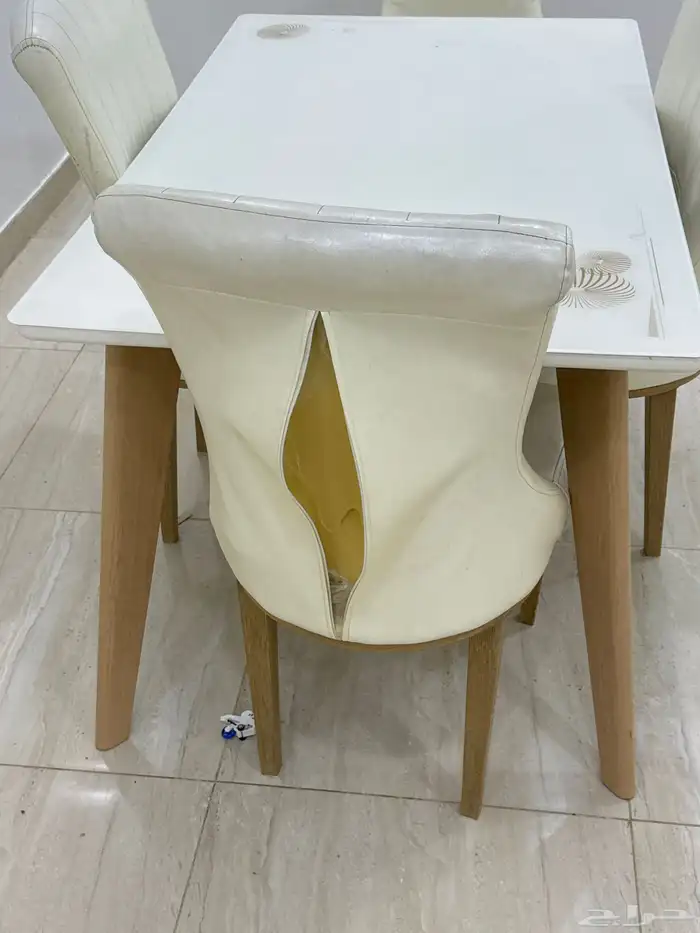 طاولة طعام 3