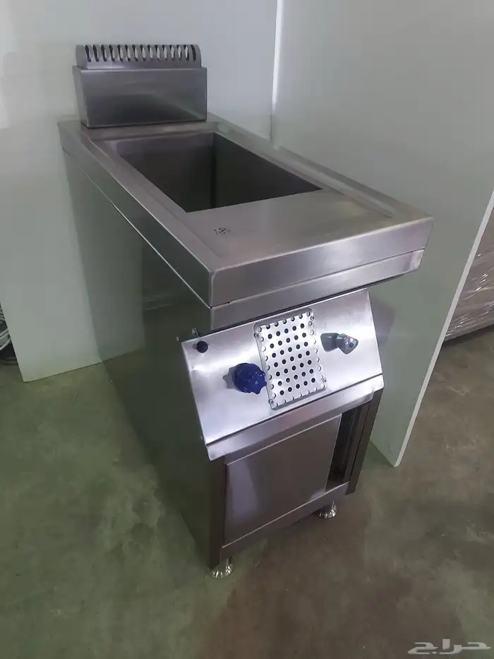 استيل  طاولات  دواليب  استاندات  هودات  ثلاجات  رفوف  مجال 23