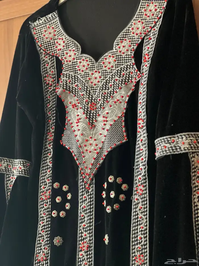 لبس صنعاني مع الطرحه والقبعه والطاقيه 2