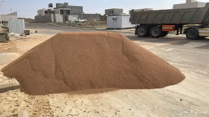 ايجار بوكلين توريد صبيز  بحص  رمل ابيض 3