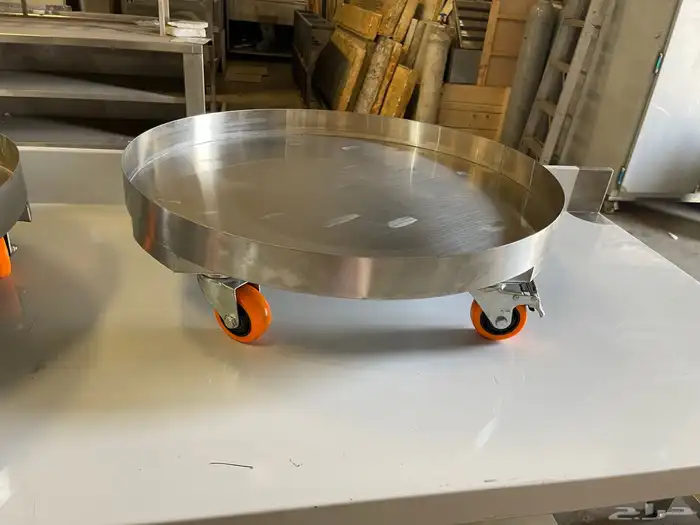 استيل  طاولات  دواليب  استاندات  هودات  ثلاجات  رفوف  مجال 9