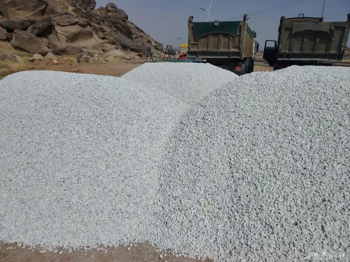خرسانه بحص حجر ابيض لزينة الاحوشه والحدائق تريلا قلاب 9