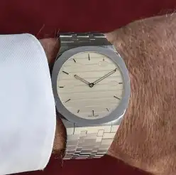 ساعه قوتشي درجه اولى 2