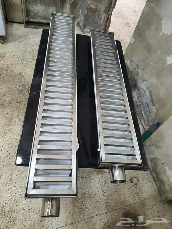 استيل  طاولات  دواليب  استاندات  هودات  ثلاجات  رفوف  مجال 4