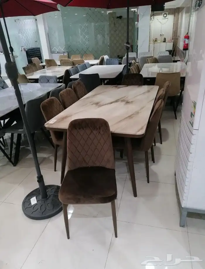 طاولات طعام رخام ب اشكال مختلفة 4