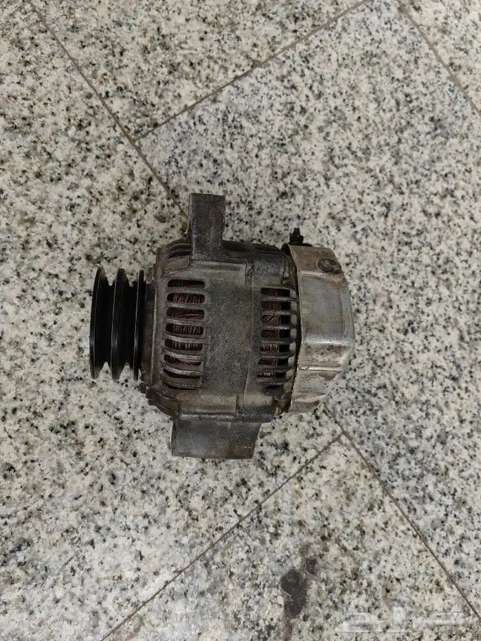 دينمو لاندكروز 2005 ديزل بحالة جيدة 2