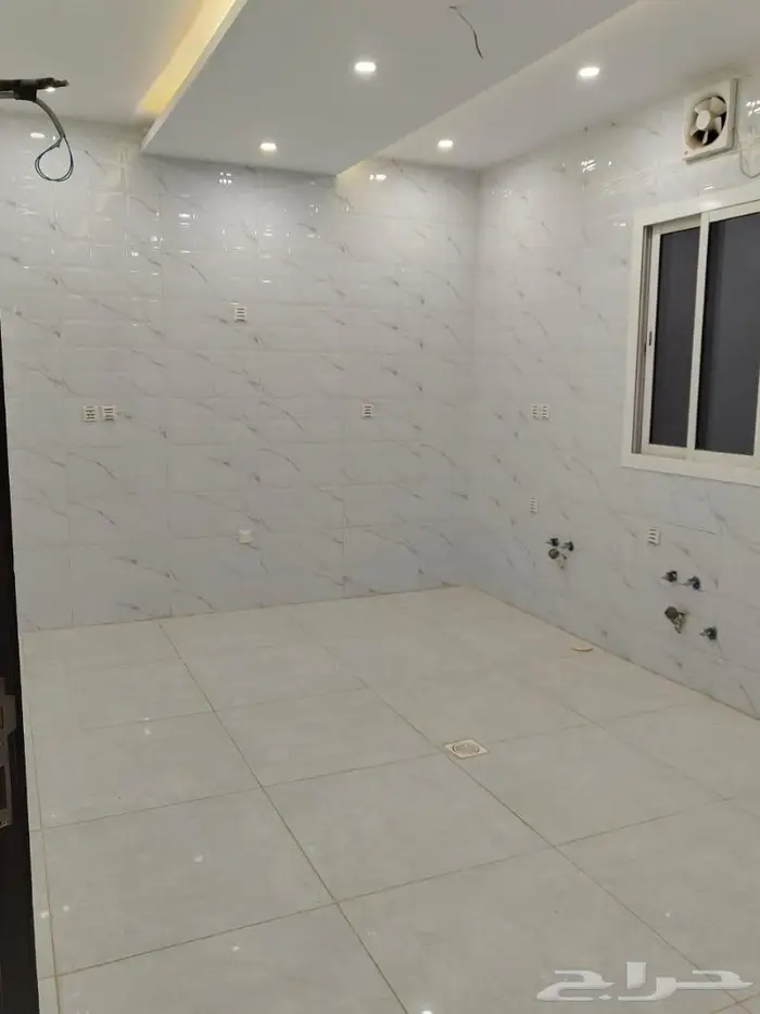 فيلا فاخره للبيع بحي السعيد 12