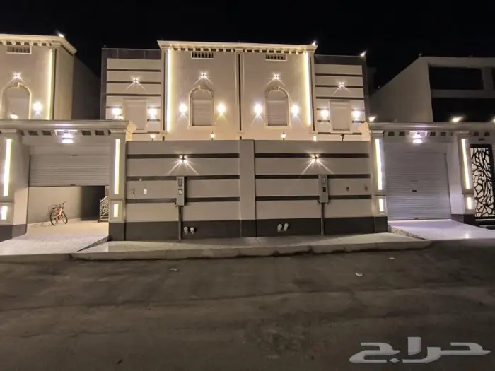 فيلا فاخره للبيع بحي السعيد 7