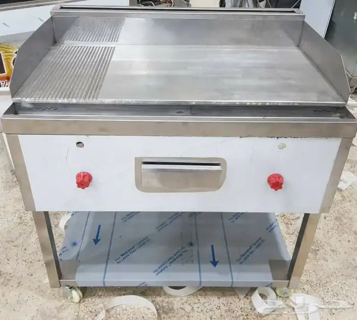 استيل  طاولات  دواليب  استاندات  هودات  ثلاجات  رفوف  مجال 13