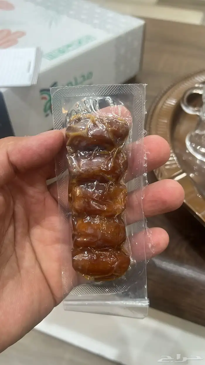 تمر سكري مفتل رطب شريط مربع افطار كميات 3