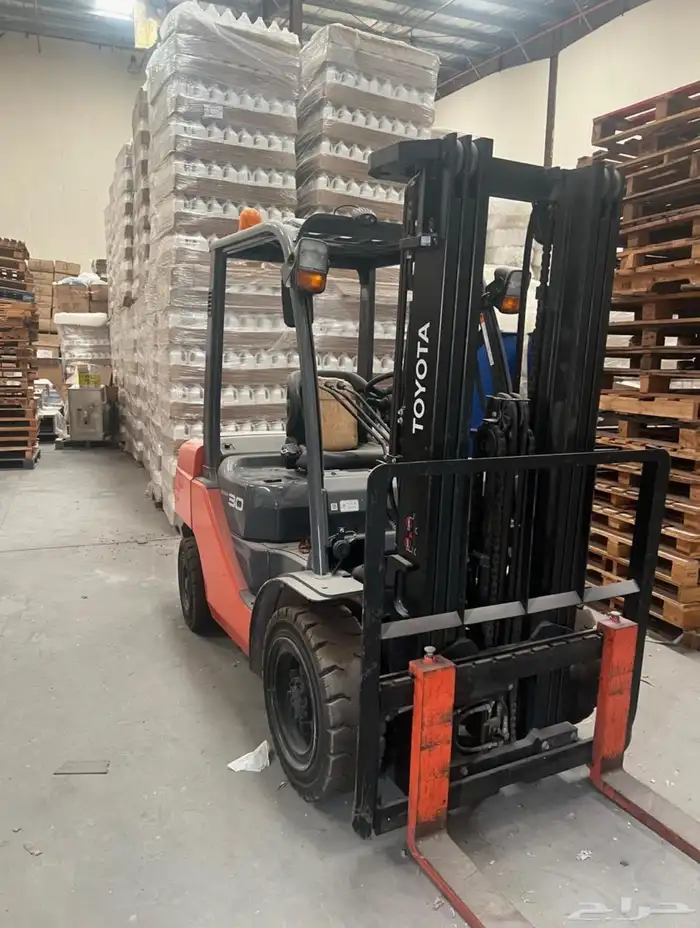 فور كلفت رافعه شوكية للإيجار يومي شهري علا حسب الطلب 5