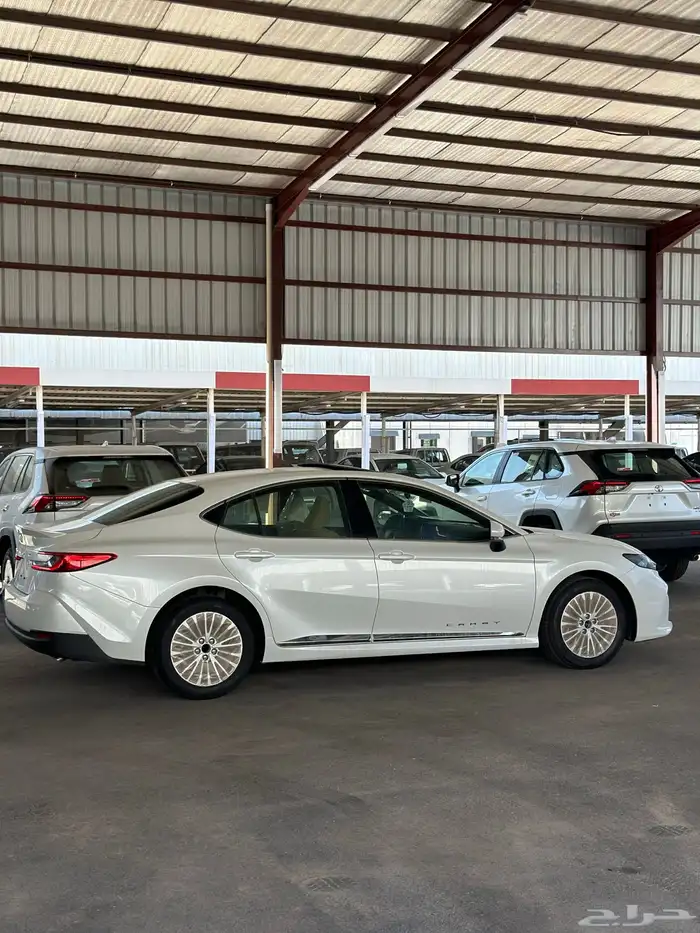 تويوتا كامري LE بنزين 2025 كاش وتقسيط 6