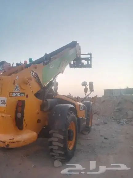 جي سي بي تلكسوب بوم لودر تلي هندر رافعة شوكية للايجار شهري 1