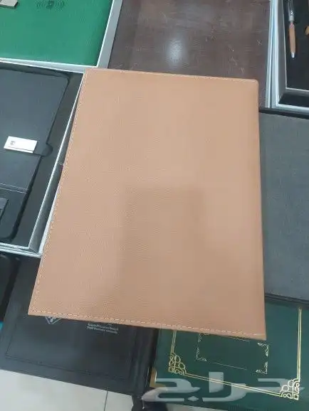 طباعة وتفصيل بكسات هدايا دعائية جلد وبكسات عبايات واكياس عبا 5