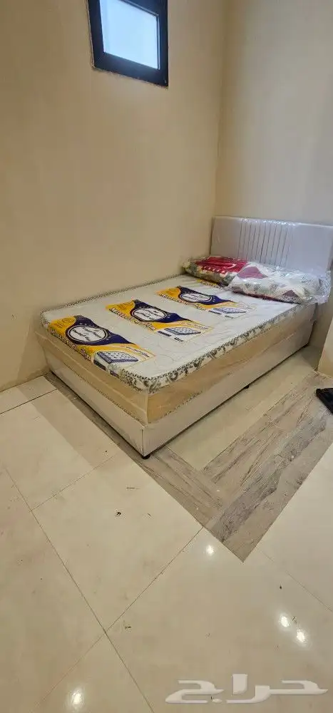 متوفر لدينا مراتب طبيه ممتاز مقاس 180 200  ومقاس 200 200  و 1