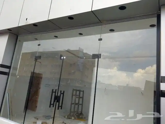 فني زجاج سكريت 2