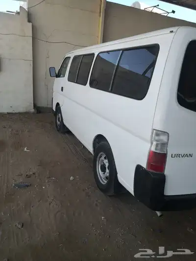 باص للإيجار موديل 2010 0