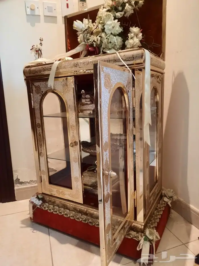 صندوق ملكة مع دولاب قطعة واحدة 2