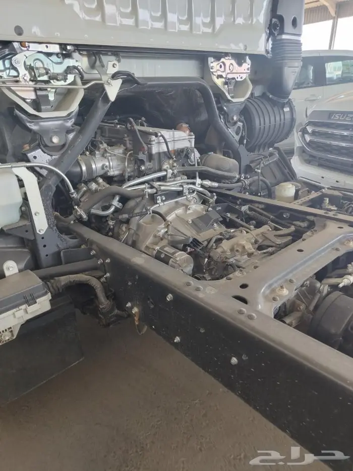 ايسوزوشاحنه 7طن ونصف FRR 2