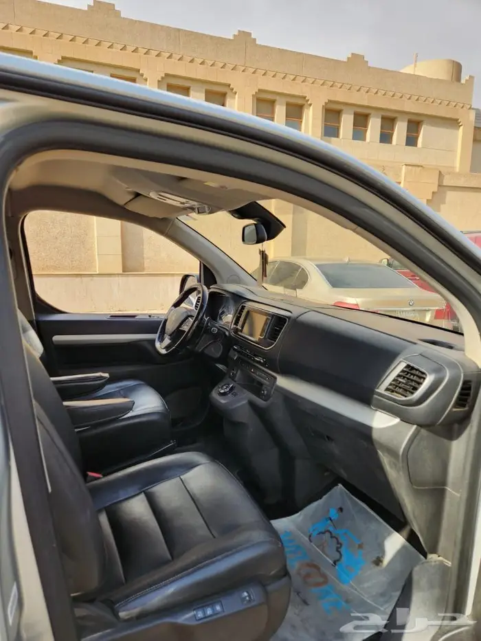 بيجو ترافلر 2019 9