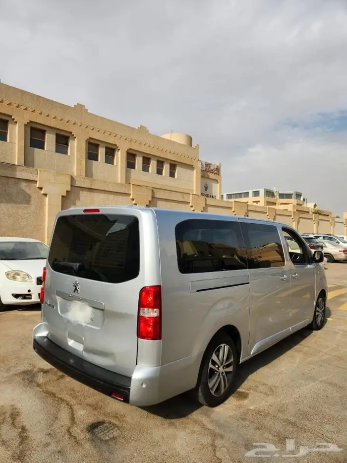 بيجو ترافلر 2019 16