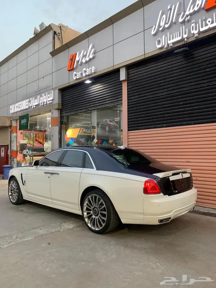 للبيع رولة تجليد اسود لماع كوري 2