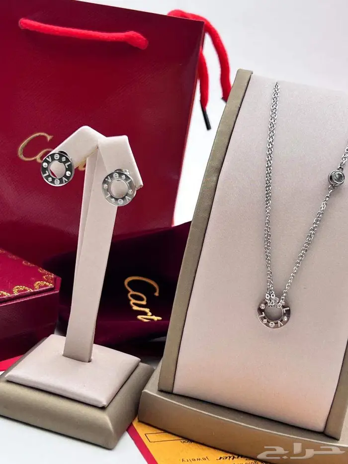 منظركي اروع مع طقم سلسال حلق من كارتييه سلاسل نسائية كرتير 4