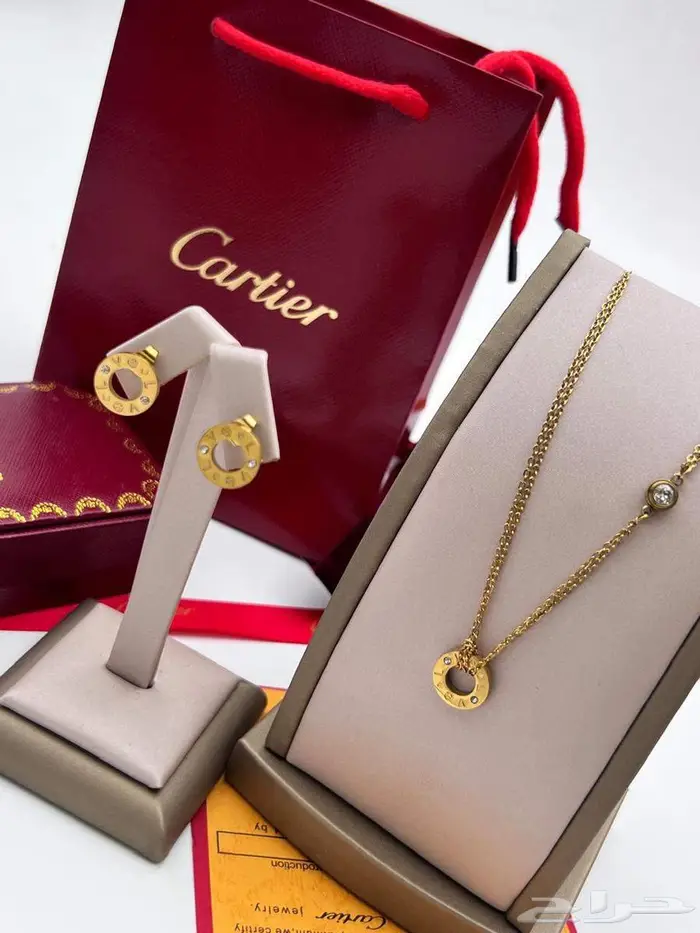 منظركي اروع مع طقم سلسال حلق من كارتييه سلاسل نسائية كرتير 3
