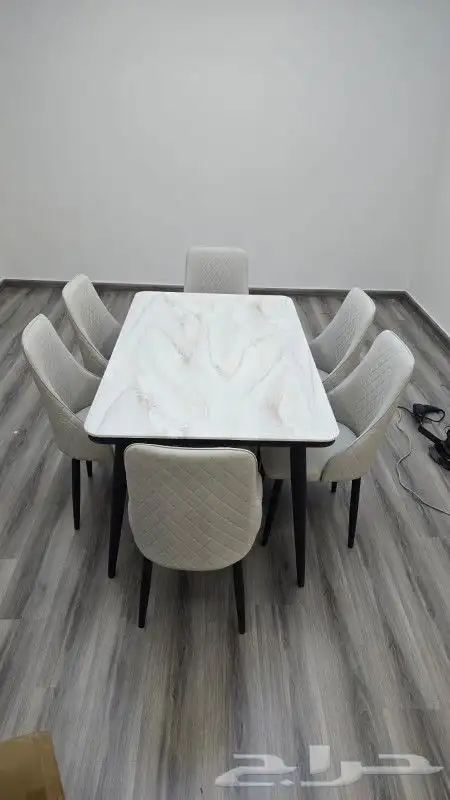 طاولات طعام 0