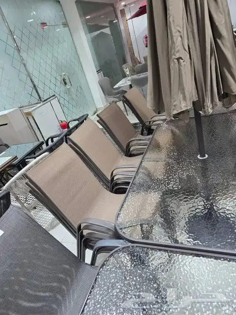 جلسه خارجية مع مظلة طاوله طعام خارجية 8