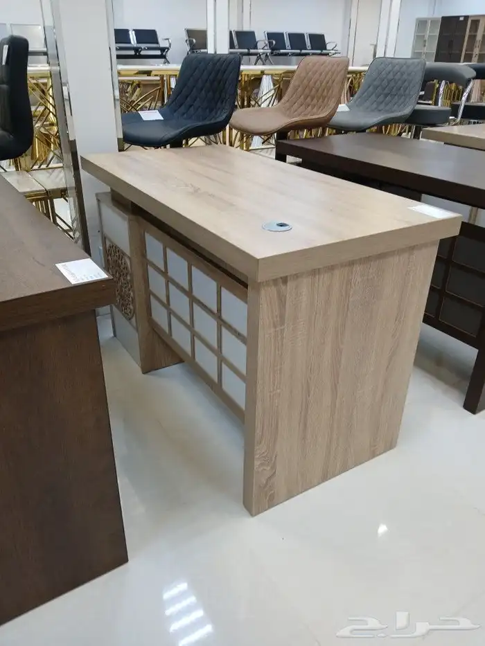 مكاتب بمقاصات مختلفه 4