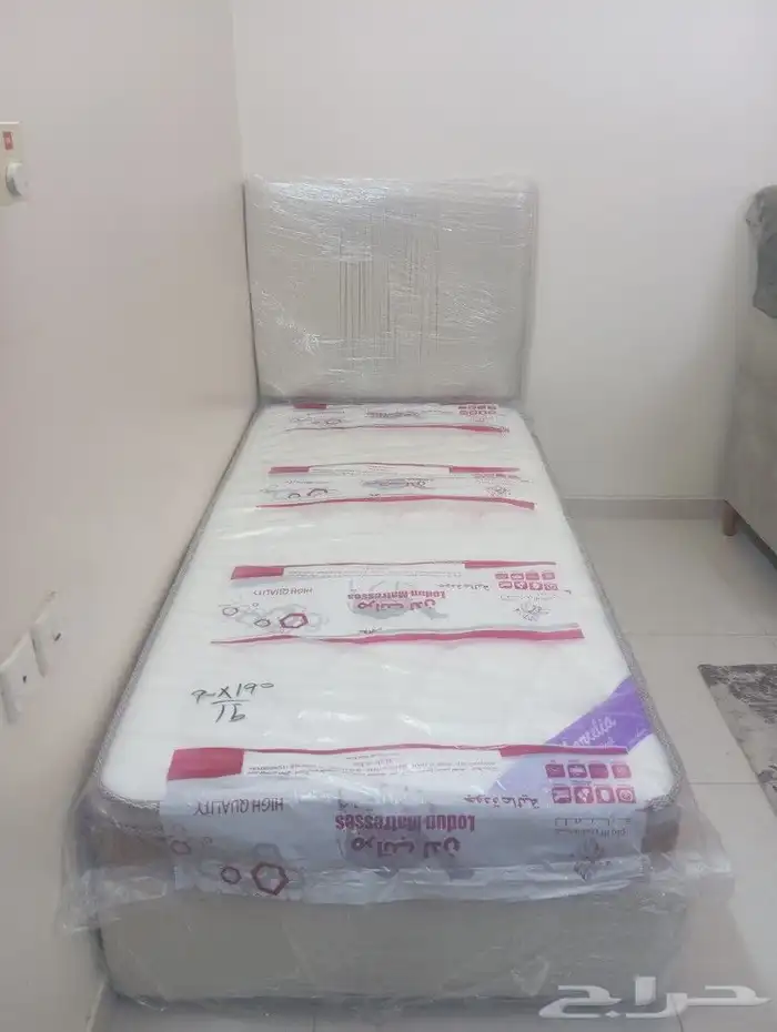 سرير خشب نفر مخمل كامل جديد النوعية ممتازه 0