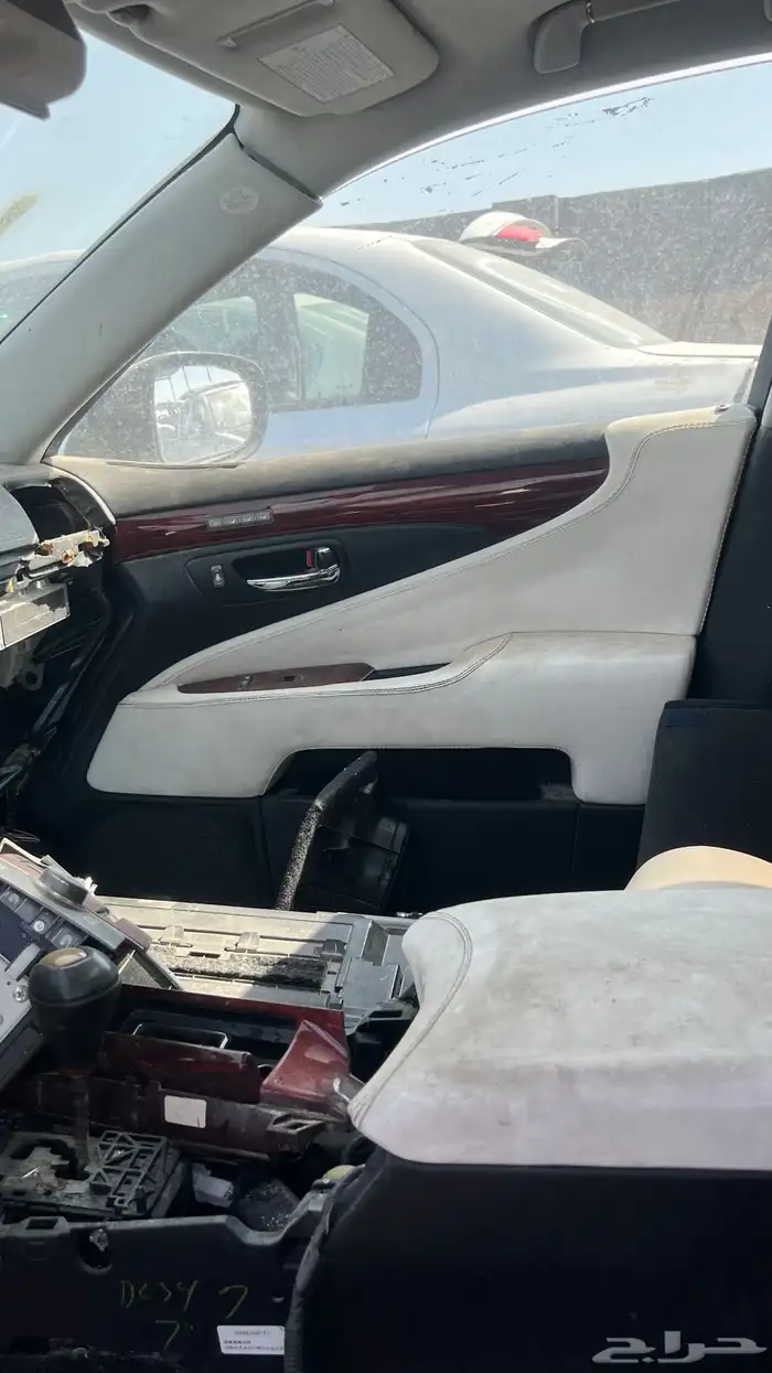 قطع غيار لكزس460 3